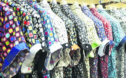 Study on the Comprehensive Role of Exporters and Buyers in the Garment Industry