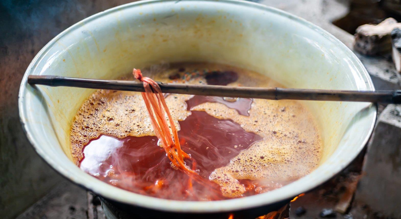 Hot water dye