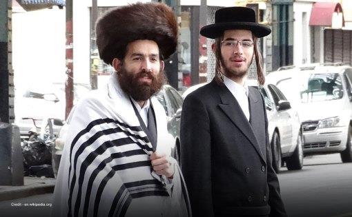 Tallit & Hasidic Clothing: A Deep Dive into Jewish Traditional Clothing in the US