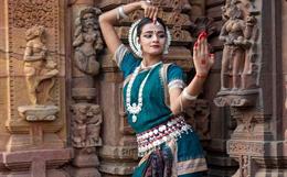 The Influence of Art and Architecture on Fashion Design