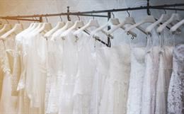 How to choose the perfect fabric for your wedding gown