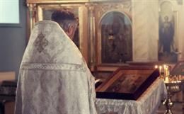 What to Consider When Shopping for Clergy Garments