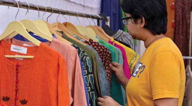 Is KVIC planning to sign deals with foreign brands for the supply of khadi?