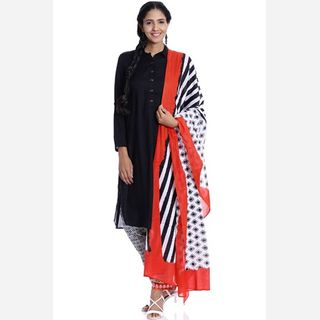 Ladies' Fancy Salwar Suits Exporters