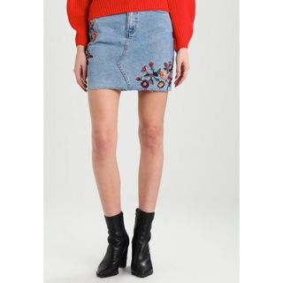 Women's embroidered skirts