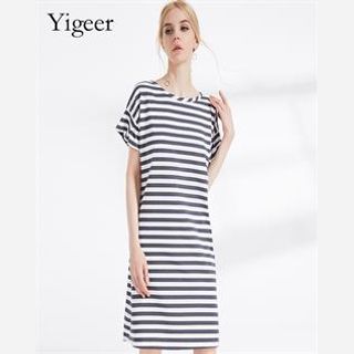 Parallel Stripe Slimming Dress