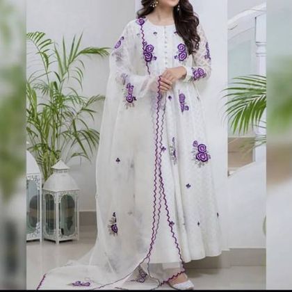 Embroidered 3 pieces Suits