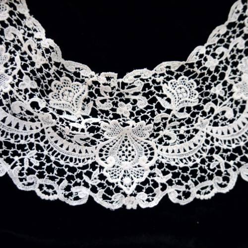 Lace Buyers - Wholesale Manufacturers, Importers, Distributors and ...