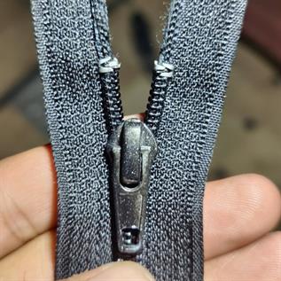 CFC Non Lock White Invisible Garment Zipper, for Garments, Size
