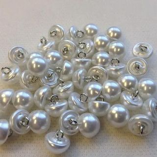 Pearl White Buttons