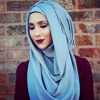 Ladies Pearl Line Hijab