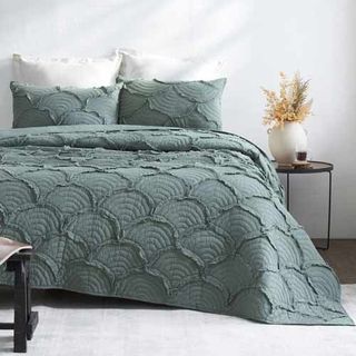 Woven Bed Sets