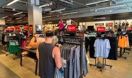 US retail sector shows resilience amid inflation & tariff headwinds