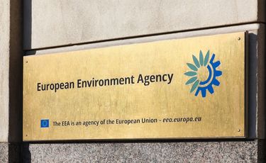 French draft law on fashion practices backed by 65 EU...