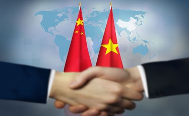 Top Vietnamese, Chinese leaders hold talks on...