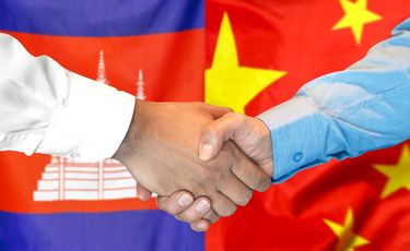 Chinese, Cambodian customs ink AEO pact to streamline trade procedures