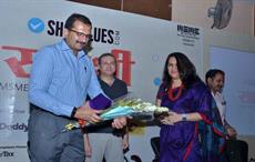 Nitin Ramesh Gokarn, Divisional Commissioner Varanasi with Sanjay Sethi, co-founder & CEO, ShopClues. Courtesy: ShopClues