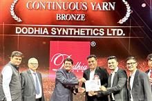 Union minister Piyush Goyal (centre) presenting the SRTEPC awards to Dodhia Group. Pic: Dodhia Group