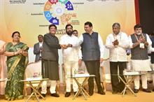 (L-R) Darshana Jardosh, Piyush Goyal, Eknath Shinde, Devendra Fadnavis, Chandrakant Patil and Uday Samant at the launch ceremony in Amravati. Pic: @CMOMaharashtra/Twitter