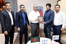 BGMEA president Faruque Hassan (3rd from left) and Redcarpet Global’s chief executive officer Ahmed Imtiaz (2nd from right) at the agreement signing ceremony. Pic: Redcarpet