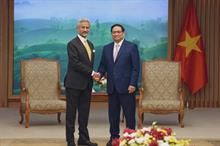 Indian minister of external affairs S Jaishankar (L) with Vietnamese Prime Minister Pham Minh Chinh. Pic: @DrSJaishankar/X (formerly Twitter) 