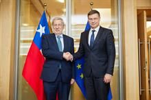 Chilean minister of foreign affairs Alberto van Klaveren Stork (left) and executive vice-president and commissioner for trade Valdis Dombrovskis. Pic: European Union