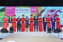 Phan Thi Thang, Dy Minister of Industry & Trade (centre L) & Detlef Braun, Member of Executive Board, Messe Frankfurt GmbH (centre R), officiated VIATT 2024's opening ceremony. Pic: Messe Frankfurt