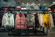 Dutch inflation steady at 2.7%, clothing prices plunge in May