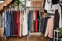 UK retailers see softer year-end as December sales momentum fades