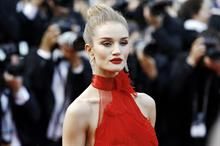  US’ FWRD names Rosie Huntington-Whiteley as fashion director