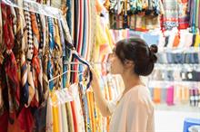 Retail sales of goods in Vietnam up 9.3% YoY in Jan; 7.6% for garments