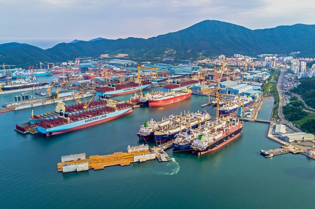 Import platform. Daewoo Shipbuilding Южная Корея. Geoje Корея. Daewoo Shipbuilding & Marine Engineering. «Okpo Land», ОКПО-Донг, Южная Корея (1999).