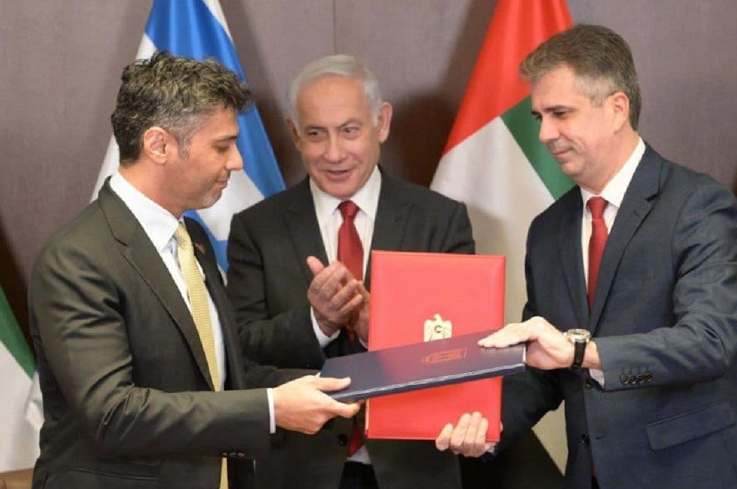 (L-R) UAE ambassador to Israel Mohamed al-Khaja, Prime Minister Benjamin Netanyahu, and foreign minister Eli Cohen. Pic: Israel