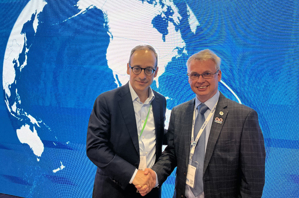 ITMF Director General Dr Christian Schindler (left) and BTMA CEO Jason Kent announce the agreement at ITMA 2023. Pic: ITMF