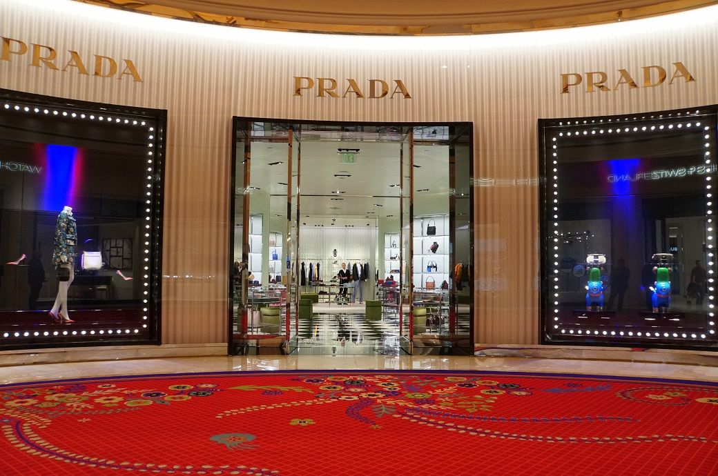 Loja de boutique PRADA — Fotografia de Stock Editorial