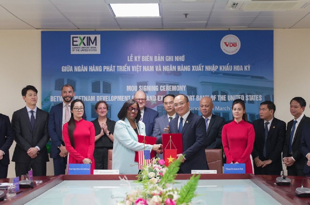 MoU signing ceremony. Pic: US Embassy and Consulate in Vietnam