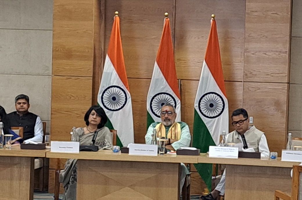 Indian Minister of Textiles takes stock of industry's current scenario