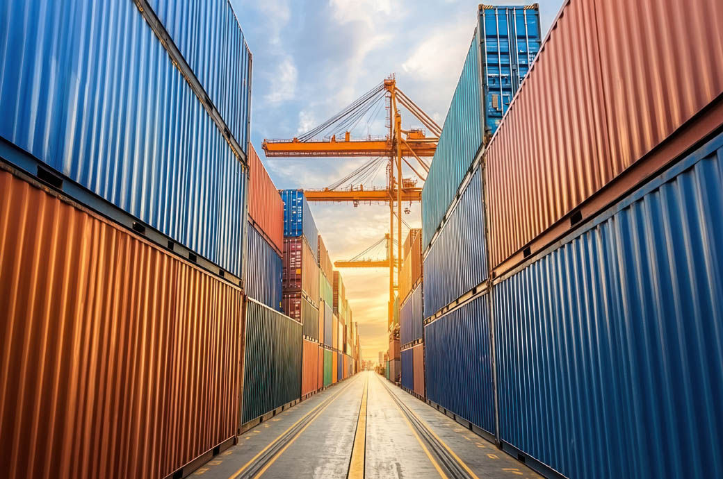 DP World, A.P. Moller-Maersk keen to invest in Bangladesh