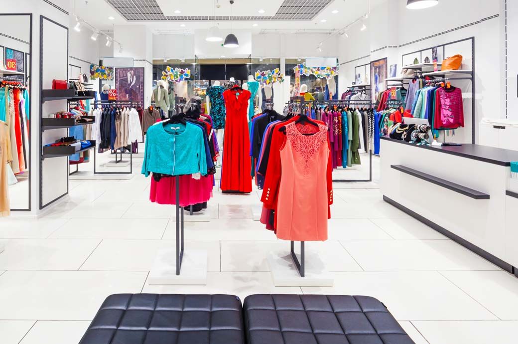 Mixed Performance in 2024 Fashion Retail: Levi’s, H&M Lead Growth