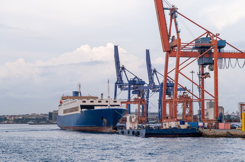 Container volume in Vietnam seaports up 13% YoY in Apr-May 2025: VCBS