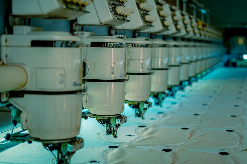  Germany's factory orders fall 1% in June, turnover rises