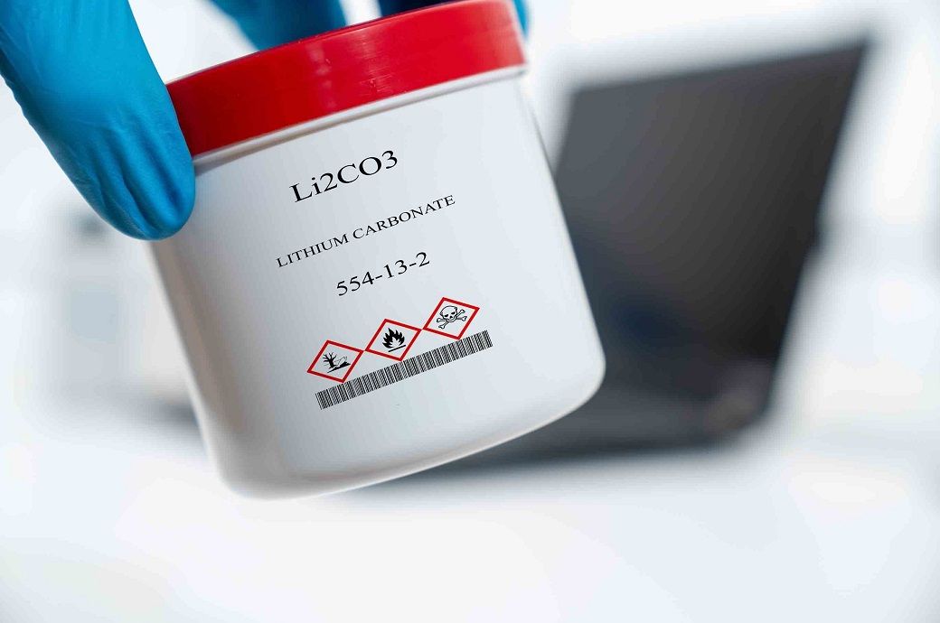  China's Lithium carbonate jumps on supply fears, energy storage demand
