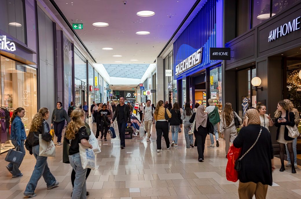Dutch consumer confidence stays deeply negative at -32 in Sept