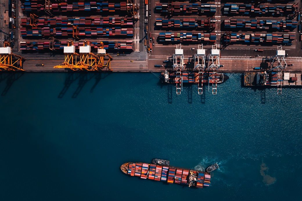  Shippers eye better 2026 as global freight pressures ease: Drewry