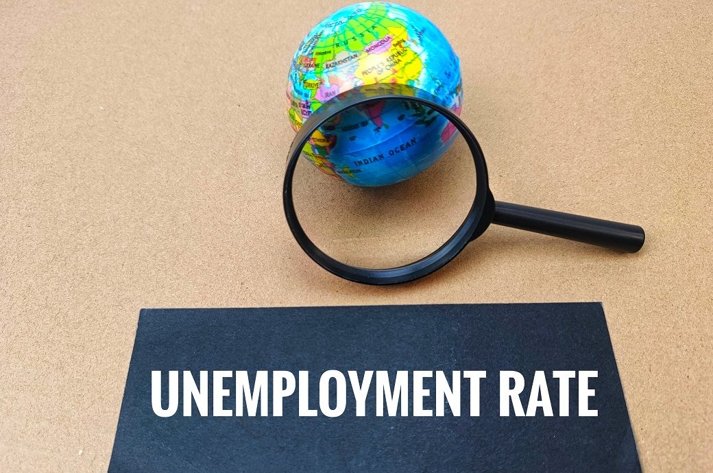  OECD jobless rate steady at 4.9% in July, youth joblessness dips