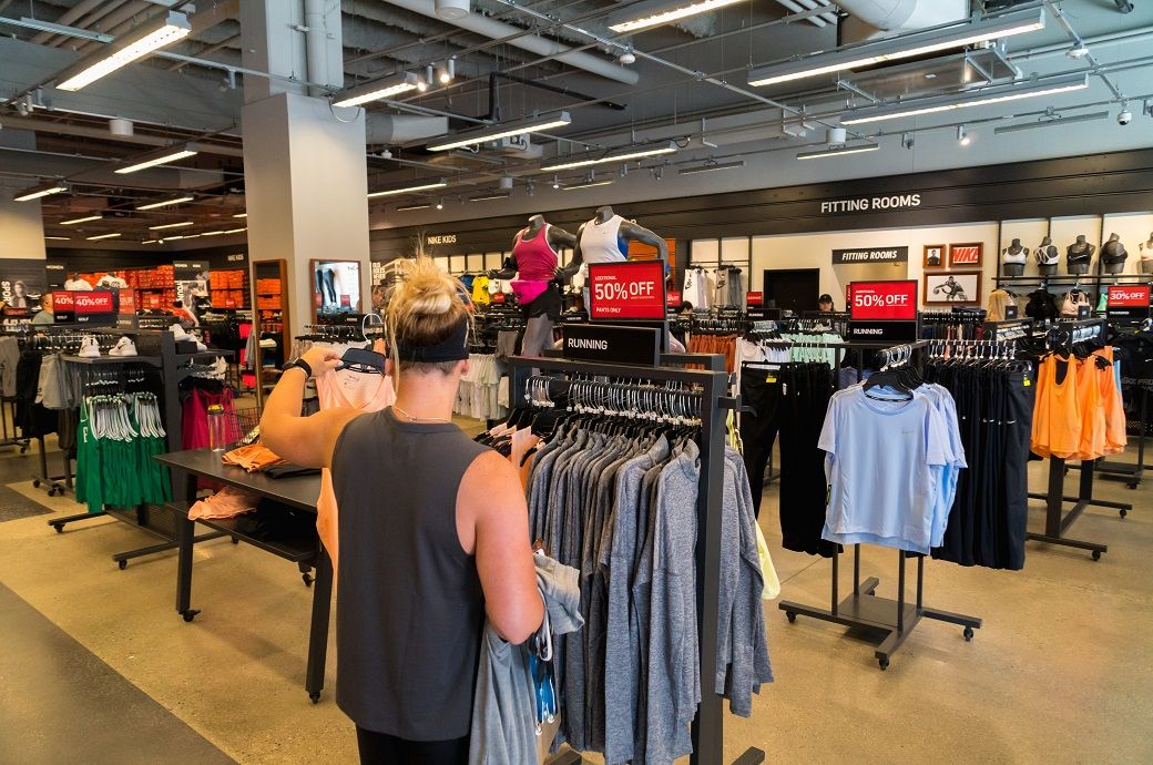 US retail sector shows resilience amid inflation & tariff headwinds