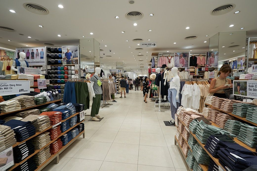 Vietnam's clothing retail sales growth up 8.6% YoY in Jan-Oct 2025