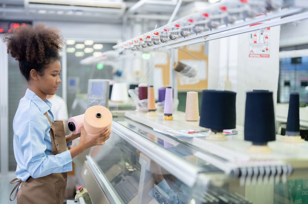 US small biz optimism falls slightly as uncertainty eases in Oct