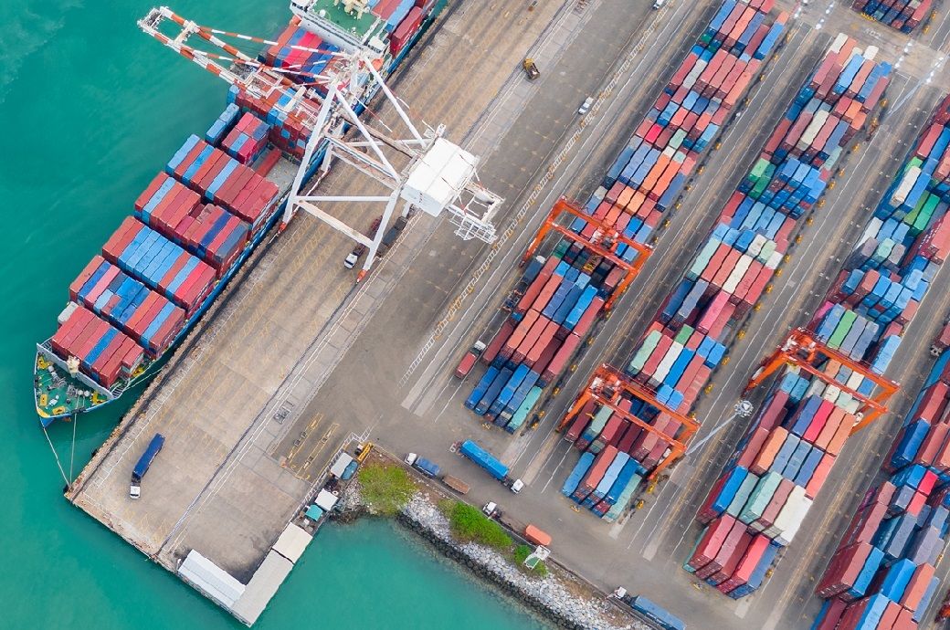 Drewry WCI dips 2.4% as spot rates fall on major trade routes