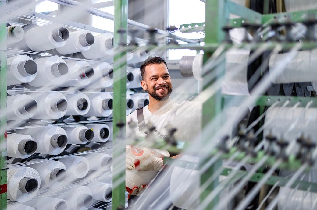 UK manufacturing slump deepens to fastest pace in Nov since 2020: CBI